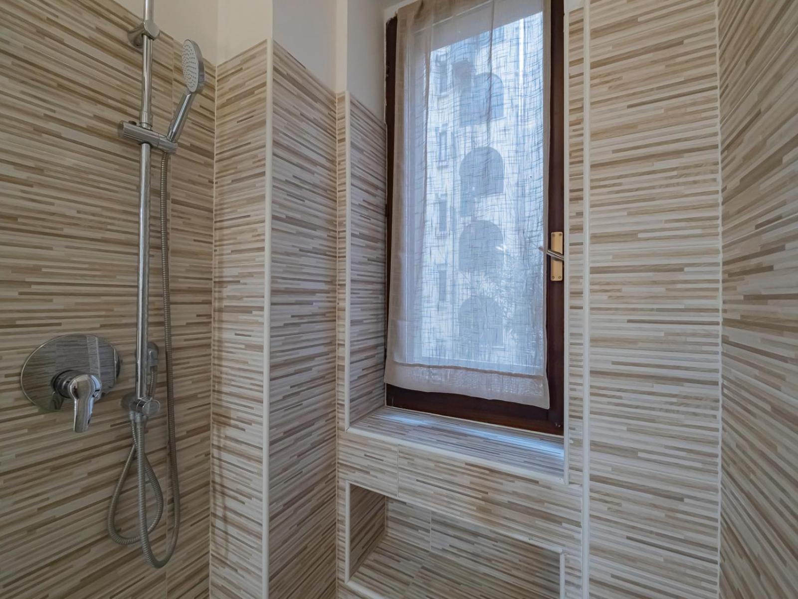 Ihost Studio - Lucania 3 Милан Экстерьер фото